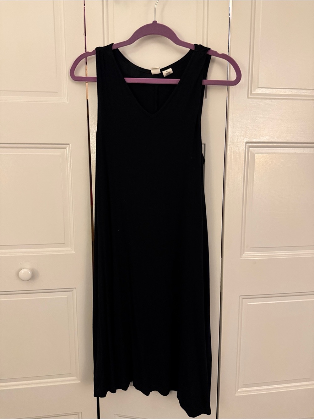 Artisan Ny Black V-Neck Sleeveless Midi Dress